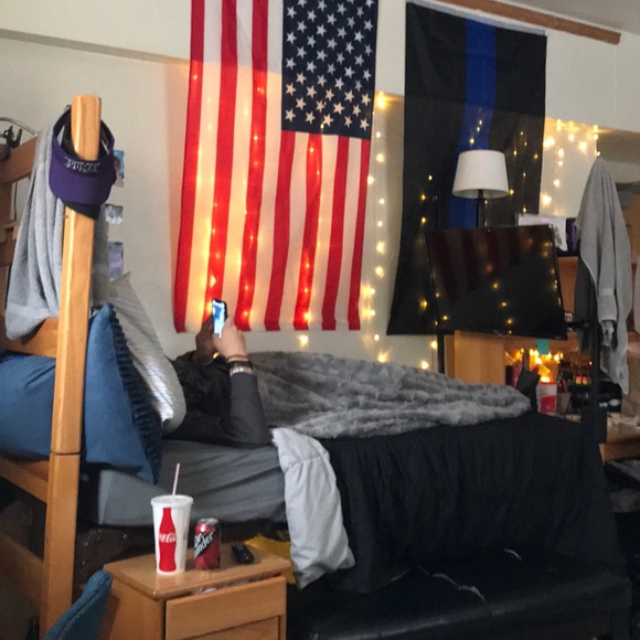 Meet your Posher, Logan - Picture 1 of 1